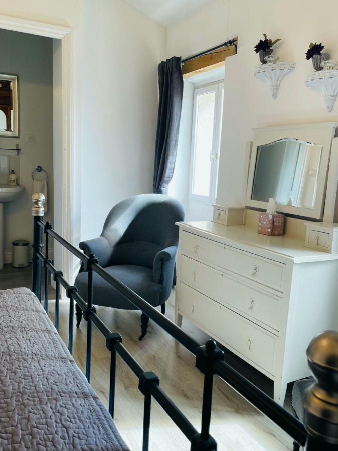 Maison Hirondelles Gites Mezieres-sur-Issoire Esterno foto